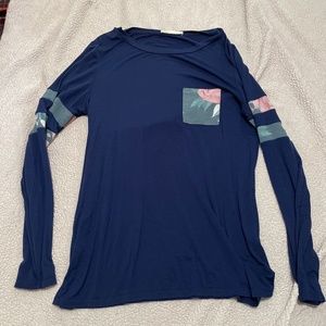 Long sleeve tee
